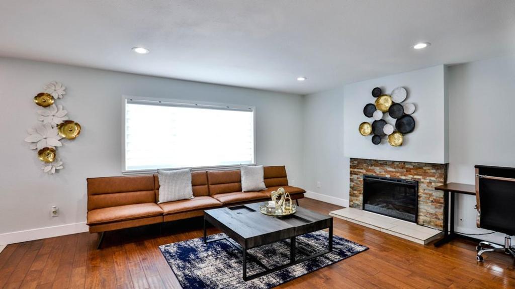 H&H Modern Lux 4Bd 1 King Suite 3 Queen Socal Disney Westminster Ngoại thất bức ảnh