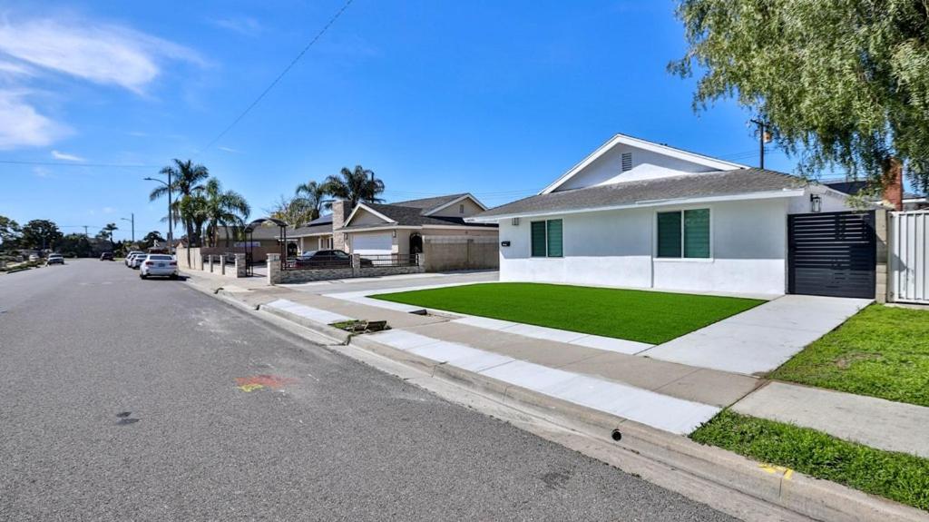 H&H Modern Lux 4Bd 1 King Suite 3 Queen Socal Disney Westminster Ngoại thất bức ảnh