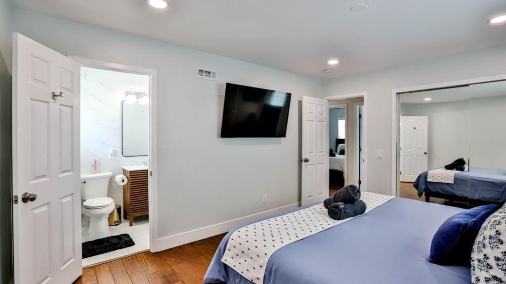 H&H Modern Lux 4Bd 1 King Suite 3 Queen Socal Disney Westminster Ngoại thất bức ảnh