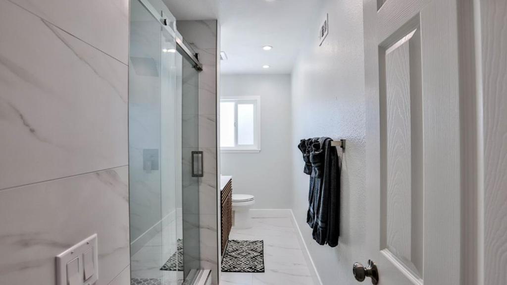 H&H Modern Lux 4Bd 1 King Suite 3 Queen Socal Disney Westminster Ngoại thất bức ảnh