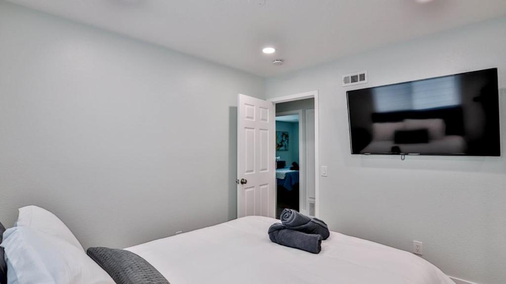H&H Modern Lux 4Bd 1 King Suite 3 Queen Socal Disney Westminster Ngoại thất bức ảnh
