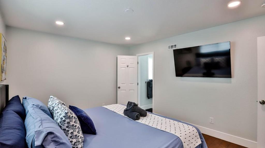 H&H Modern Lux 4Bd 1 King Suite 3 Queen Socal Disney Westminster Ngoại thất bức ảnh