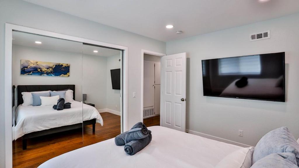 H&H Modern Lux 4Bd 1 King Suite 3 Queen Socal Disney Westminster Ngoại thất bức ảnh