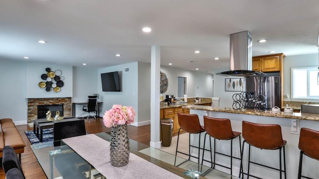H&H Modern Lux 4Bd 1 King Suite 3 Queen Socal Disney Westminster Ngoại thất bức ảnh